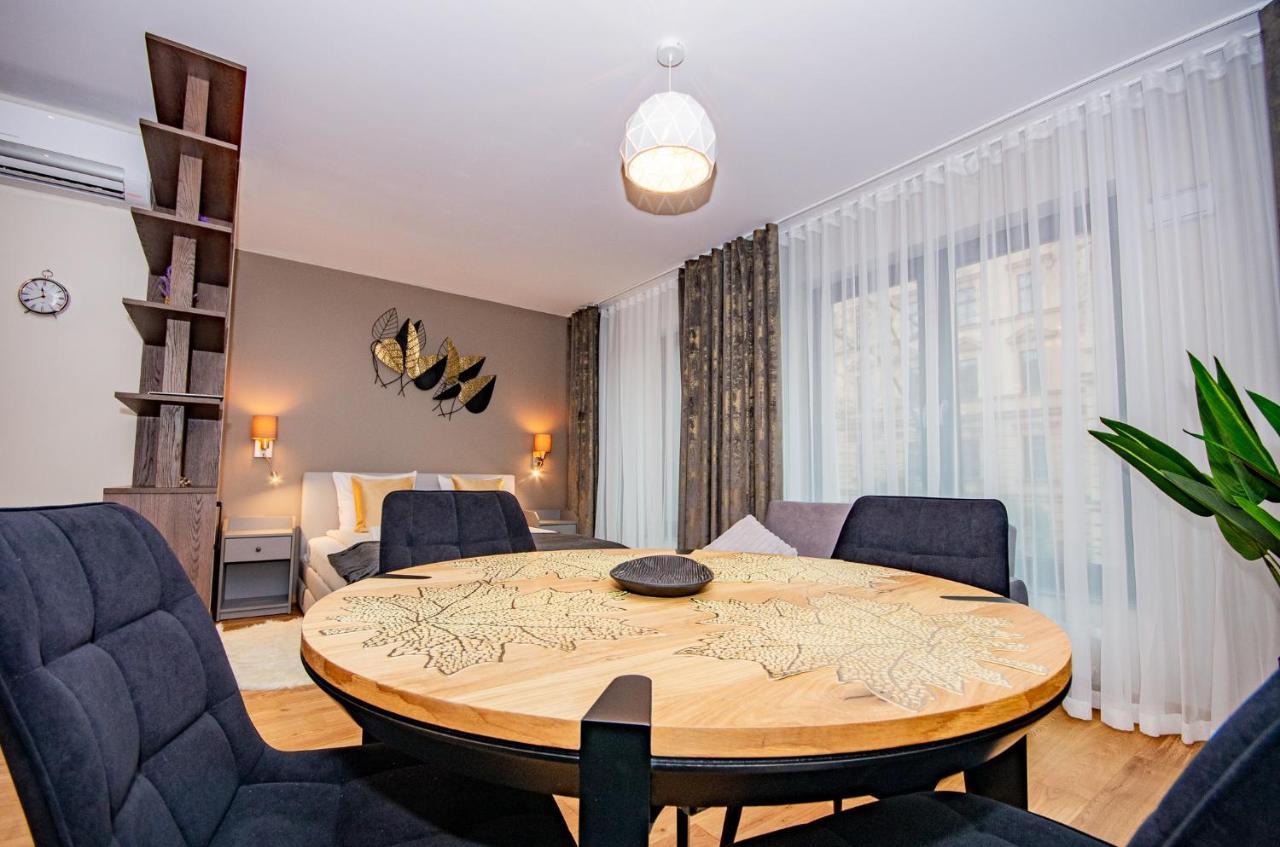 Inpoint Spacious Apartments Near Main Square & Kazimierz District Krakow Exterior photo
