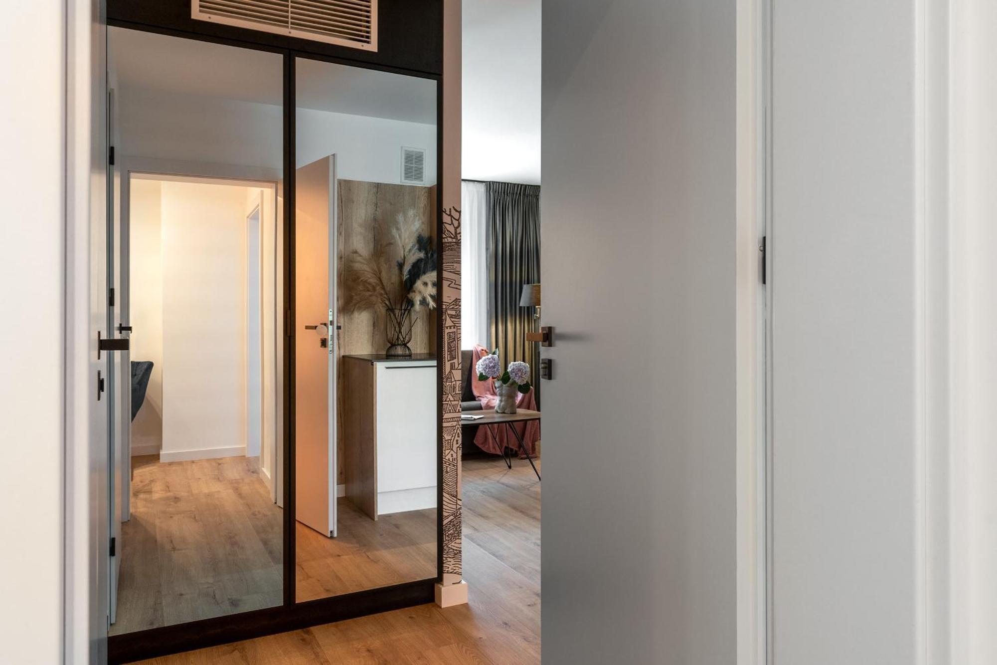 Inpoint Spacious Apartments Near Main Square & Kazimierz District Krakow Room photo