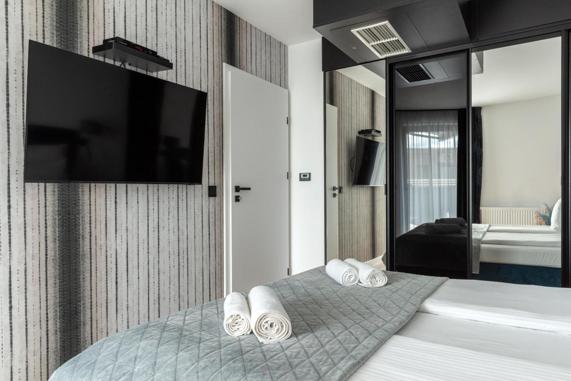 Inpoint Spacious Apartments Near Main Square & Kazimierz District Krakow Room photo