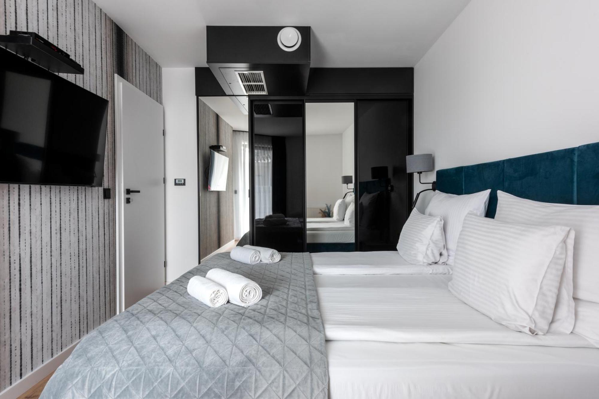 Inpoint Spacious Apartments Near Main Square & Kazimierz District Krakow Room photo