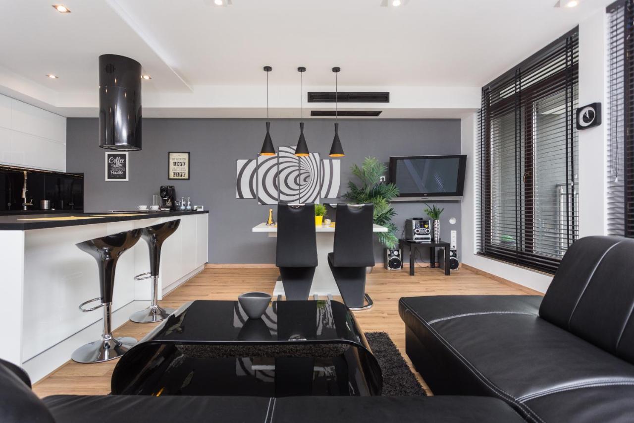 Inpoint Spacious Apartments Near Main Square & Kazimierz District Krakow Exterior photo